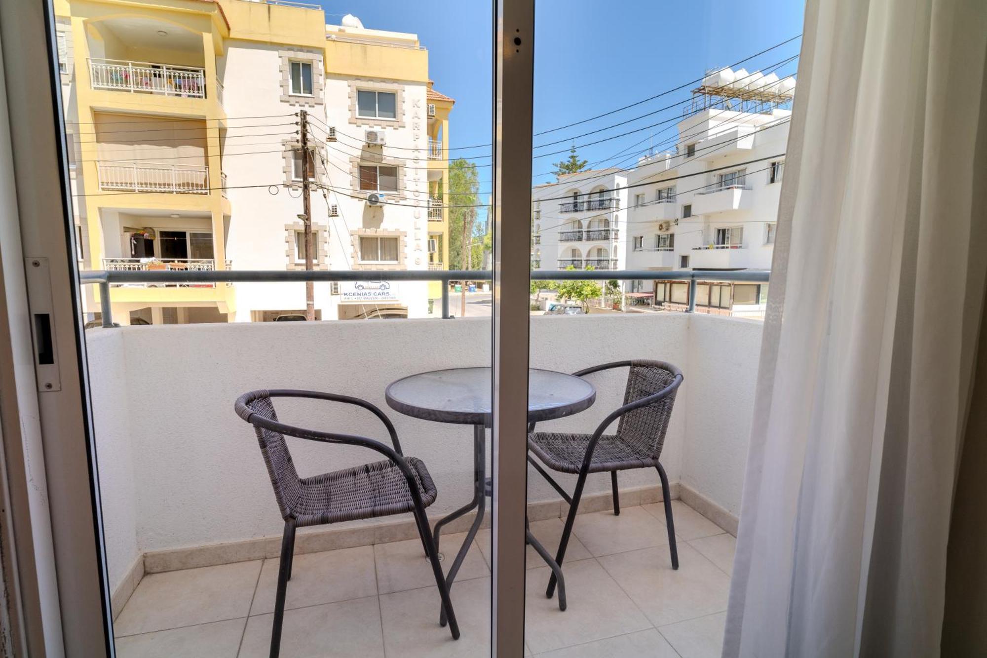 Helios Mackenzie One Bedroom Flat Ларнака Экстерьер фото